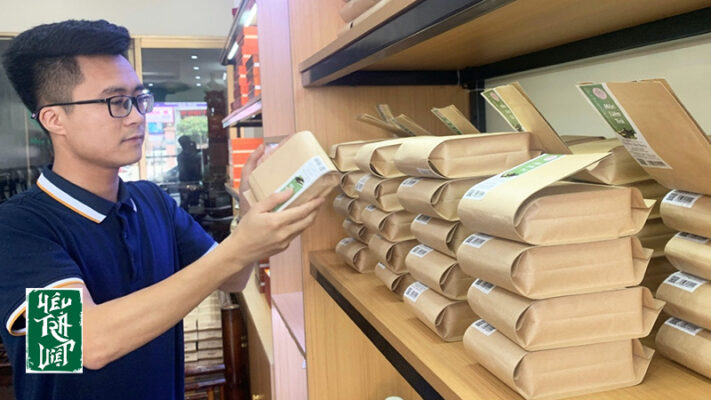 Chàng trai trẻ từ bỏ sự nghiệp giáo viên để được làm về trà Việt