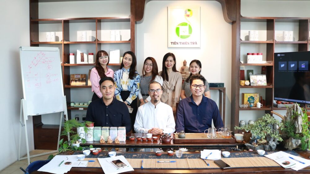 Các lớp học trà khởi và pha trà được tổ chức liên tục 