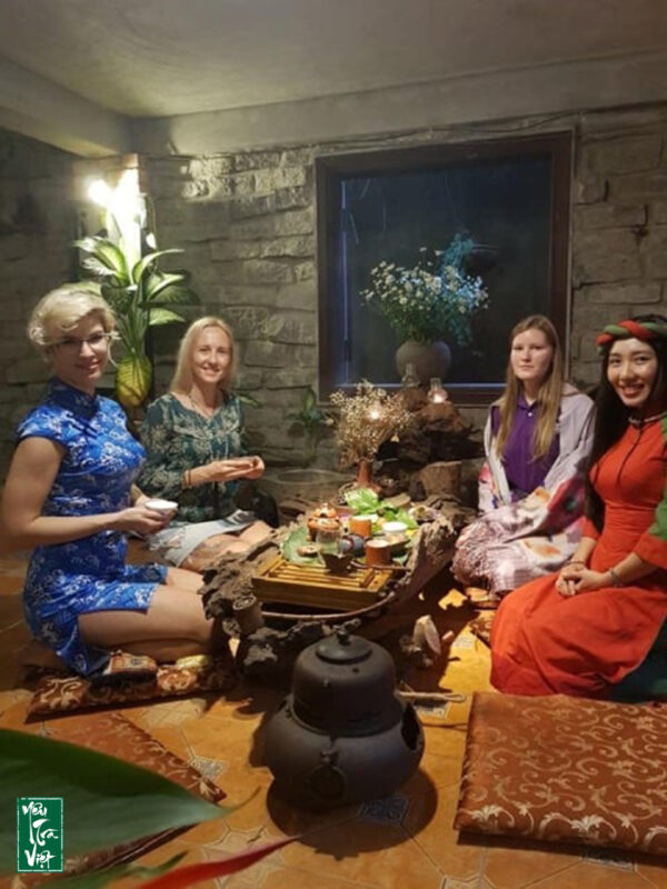 Lan tỏa tình yêu trà đến với bạn bè quốc tế tại Di Nhiên Trà Thất 