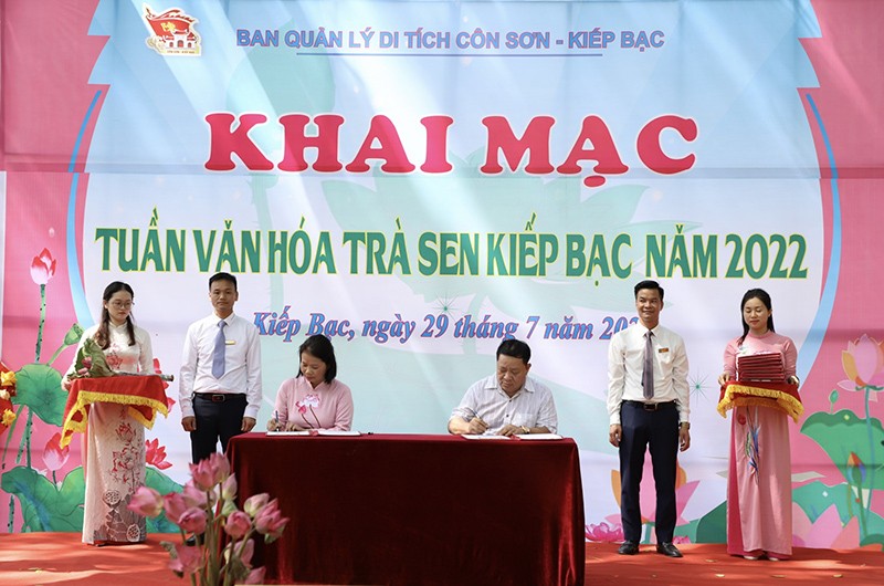 Khai mạc Tuần lễ văn hóa trà sen Kiếp Bạc 