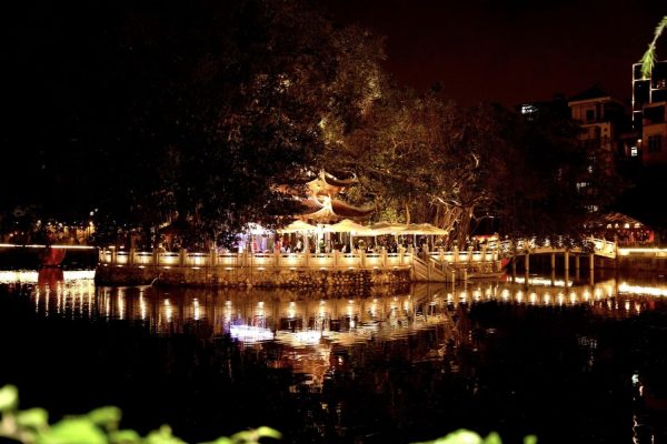 Anh Dai Dien Tiec Tra Dem Trang