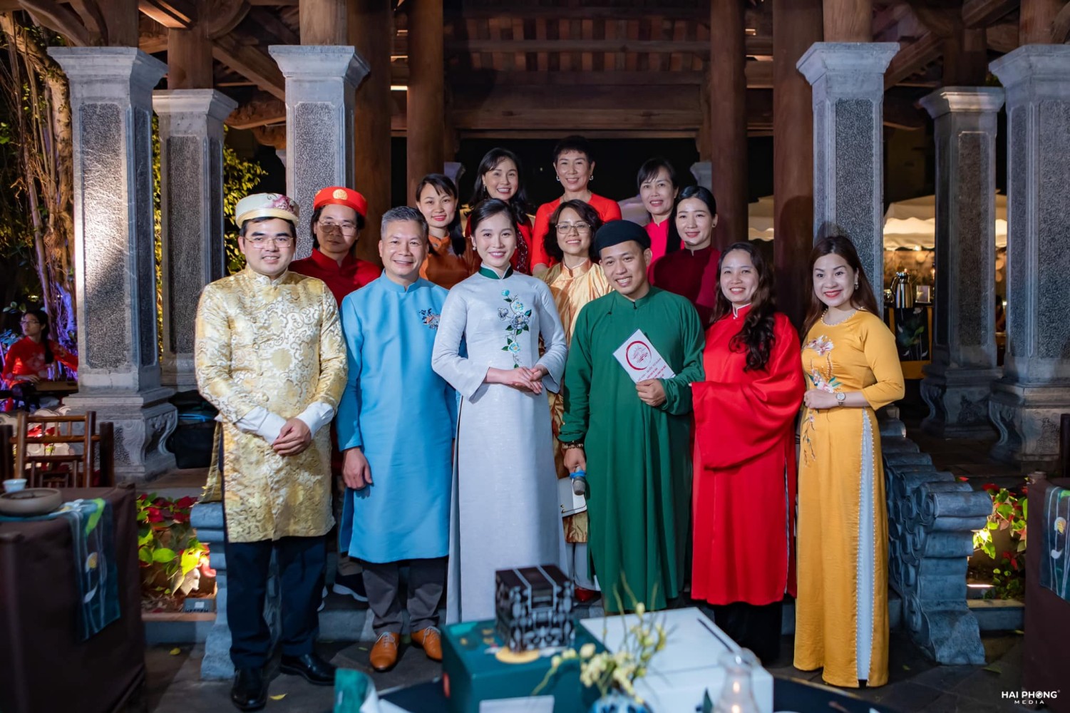 Tiec Tra Dem Trang 4