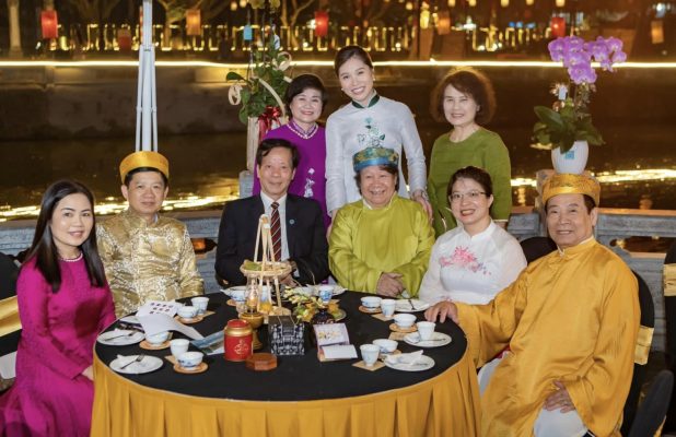 Tiec Tra Dem Trang 7