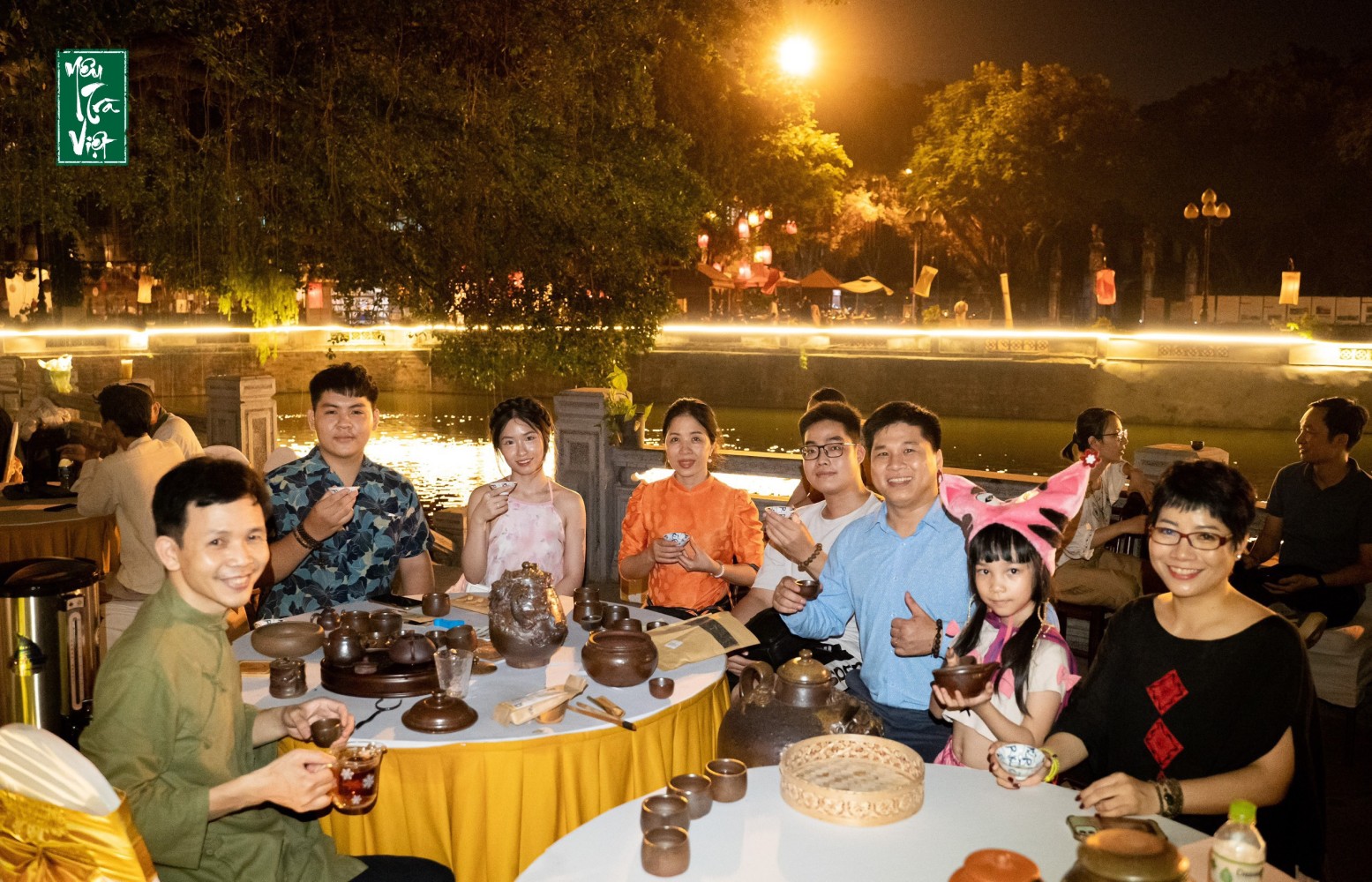 Tiec Tra Tra Viet Gan Ket Gia Dinh Viet 2