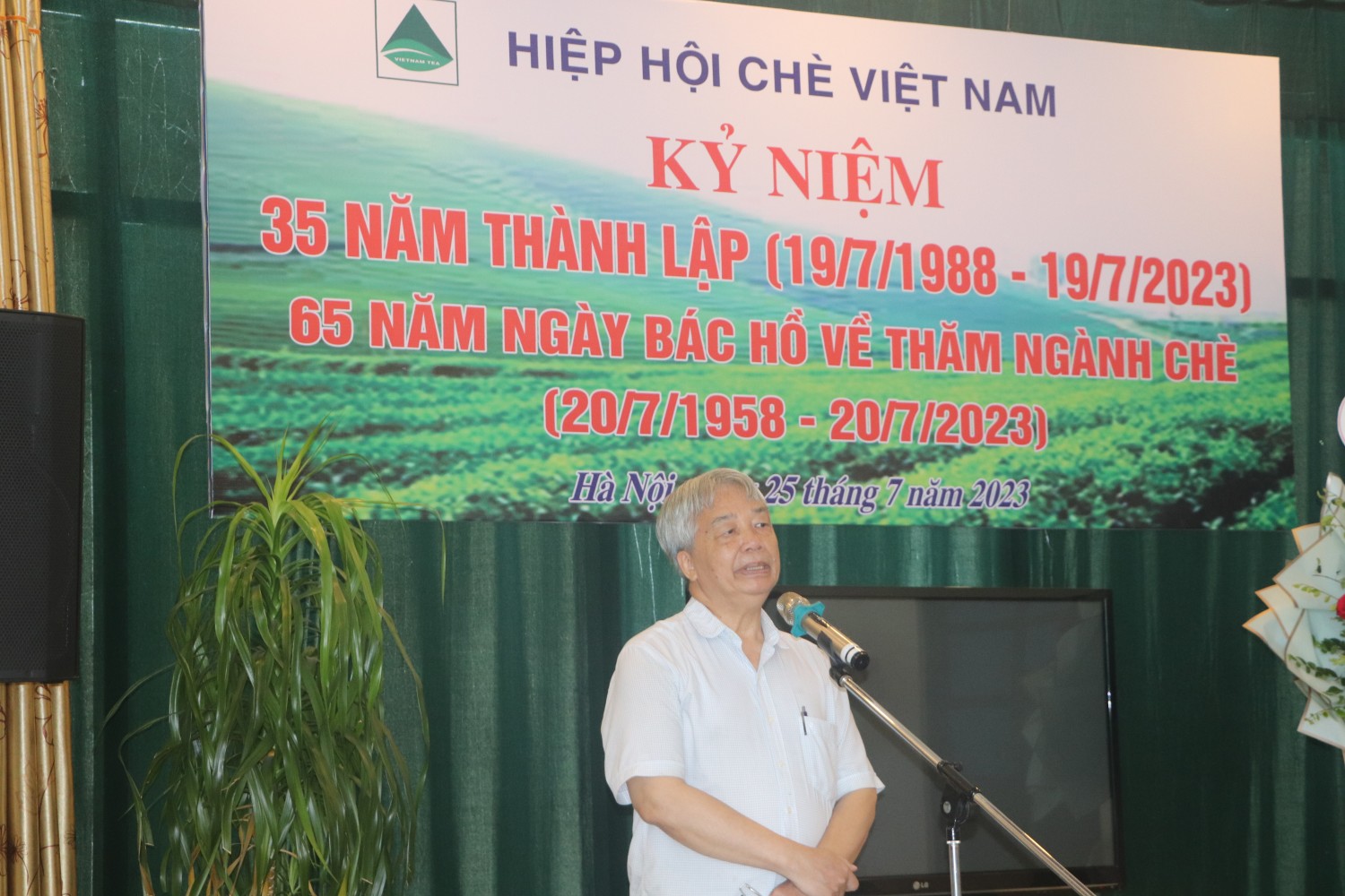 Yeu Tra Viet Chuc Mung 35 Nam Thanh Lap Hhc Viet Nam 8