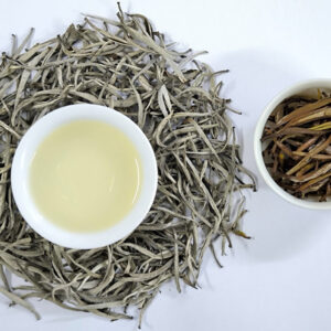 Bạch trà Suối Giàng túi giấy 50g – QTea