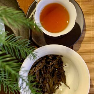 Hộp Hồng Trà Lão Trung Sơn – 100g – BashTea