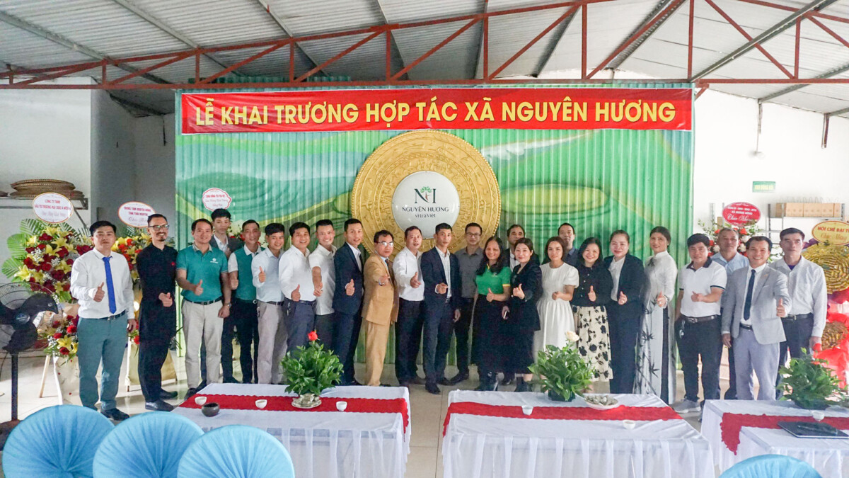 Chúc mừng HTX Nguyên Hương, xã Hoàng Nông, huyện Đại Từ, tỉnh Thái Nguyên khai trương