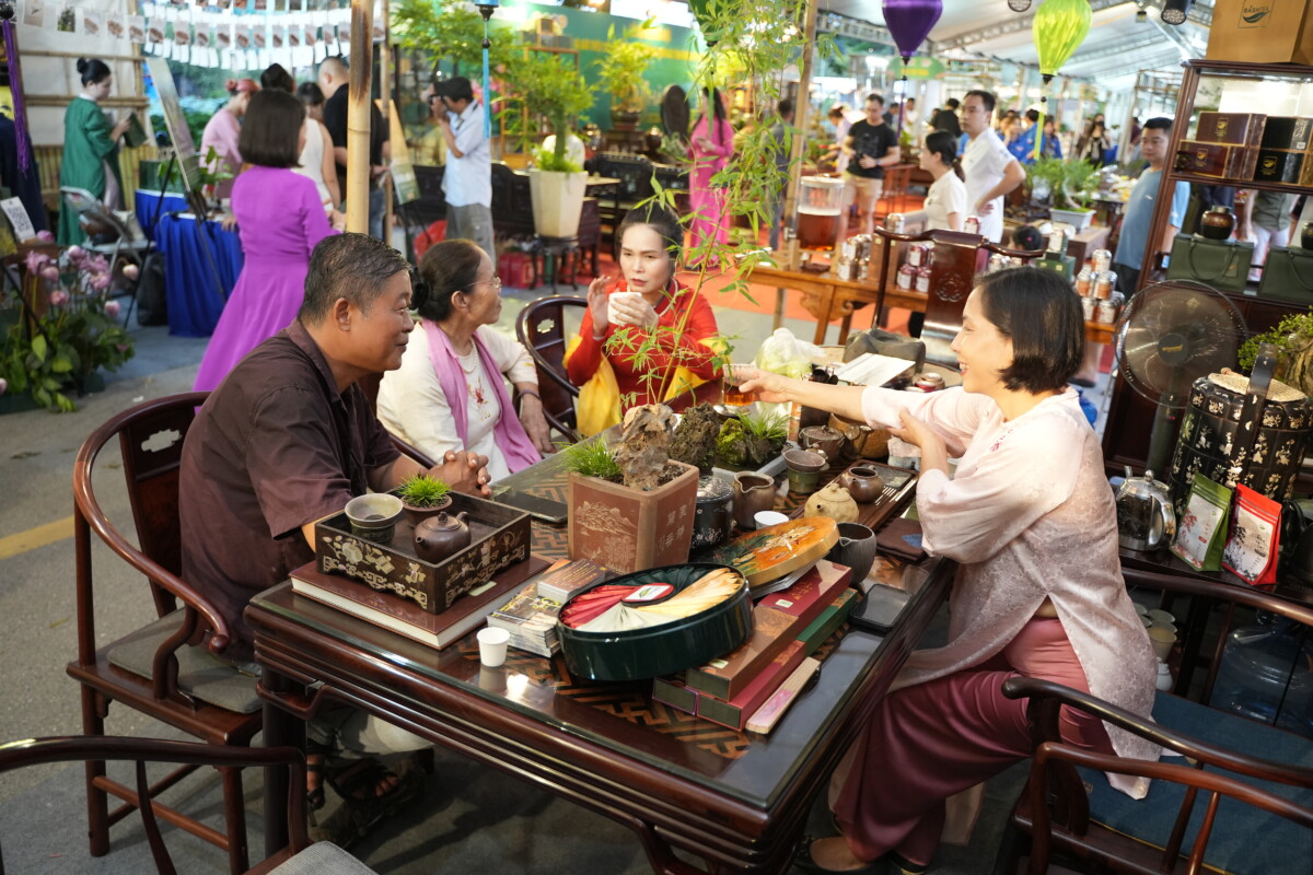 Hành trình lan tỏa Trà Việt tại lễ hội Sen Hà Nội 2024