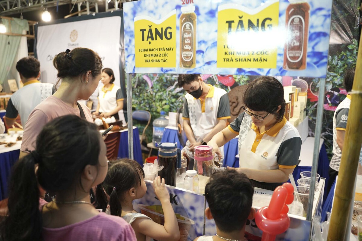 Yêu trà Việt đồng hành cùng Lễ hội Sen Hà Nội trong hoạt động Trà