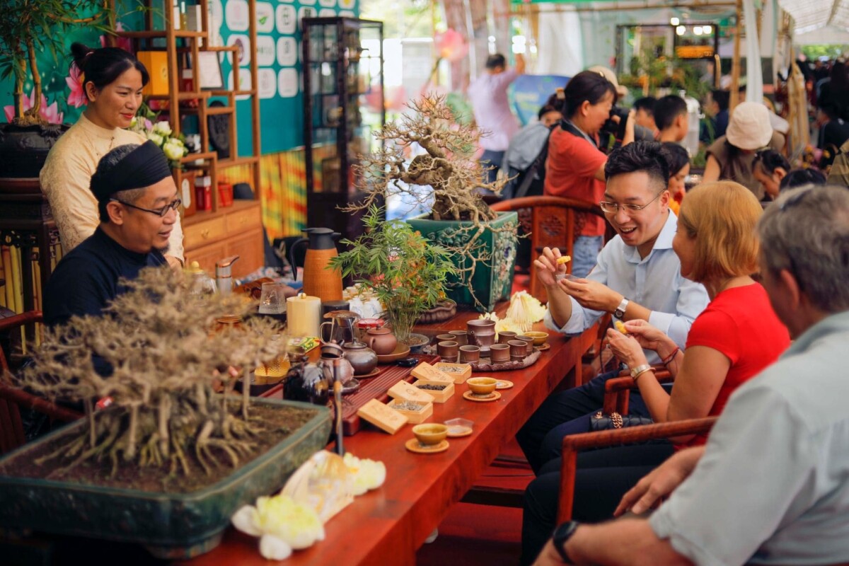 Hành trình lan tỏa Trà Việt tại lễ hội Sen Hà Nội 2024