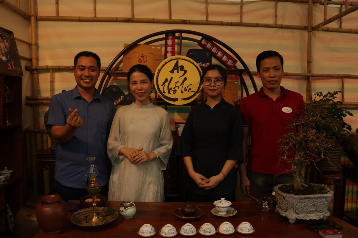 Yêu trà Việt đồng hành cùng Lễ hội Sen Hà Nội trong hoạt động Trà