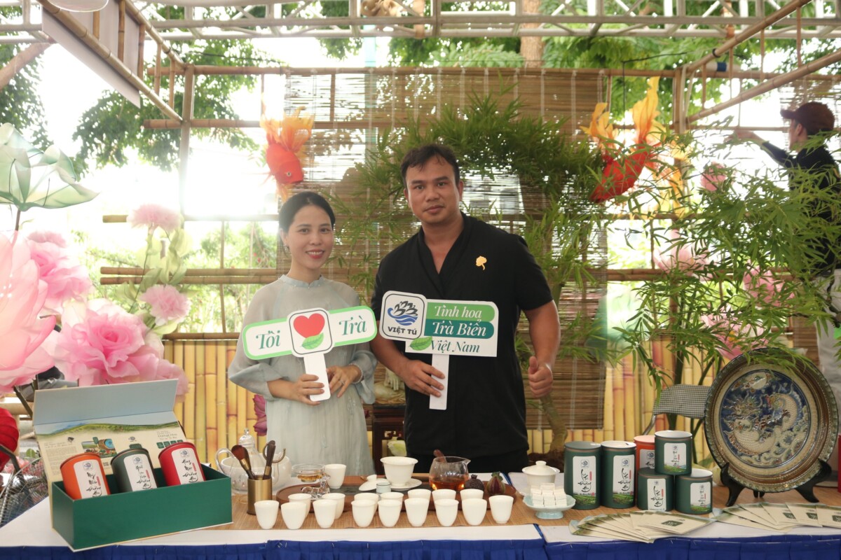 Yêu trà Việt đồng hành cùng Lễ hội Sen Hà Nội trong hoạt động Trà