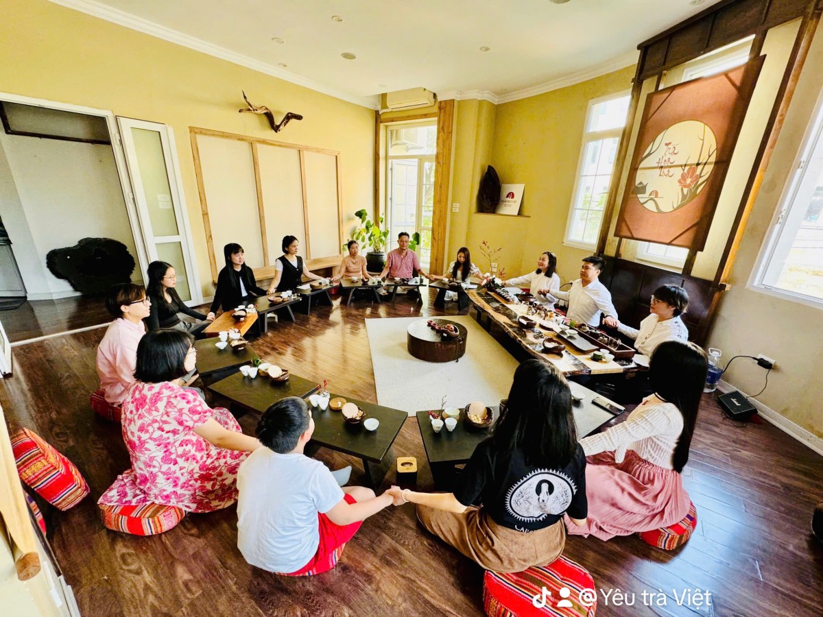 Xu Hướng Tổ Chức Tiệc Trà Tiếp Đối Tác tại Việt Nam