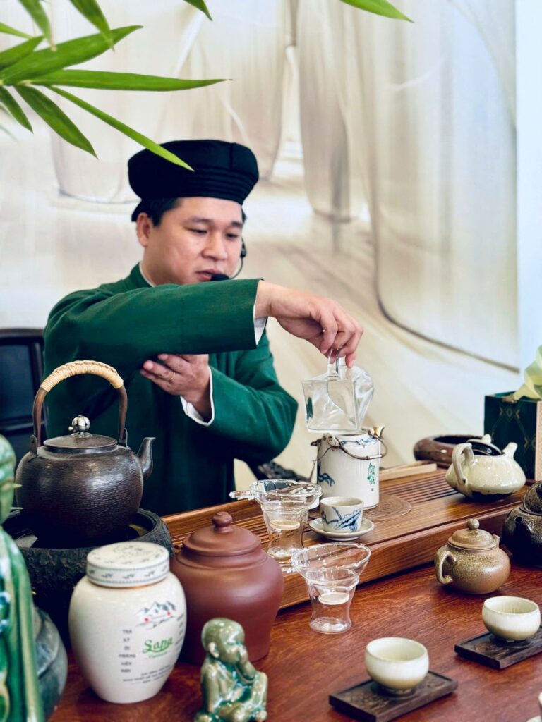 Nghệ thuật pha trà truyền thống Việt Nam - Tea show Yêu Trà Việt