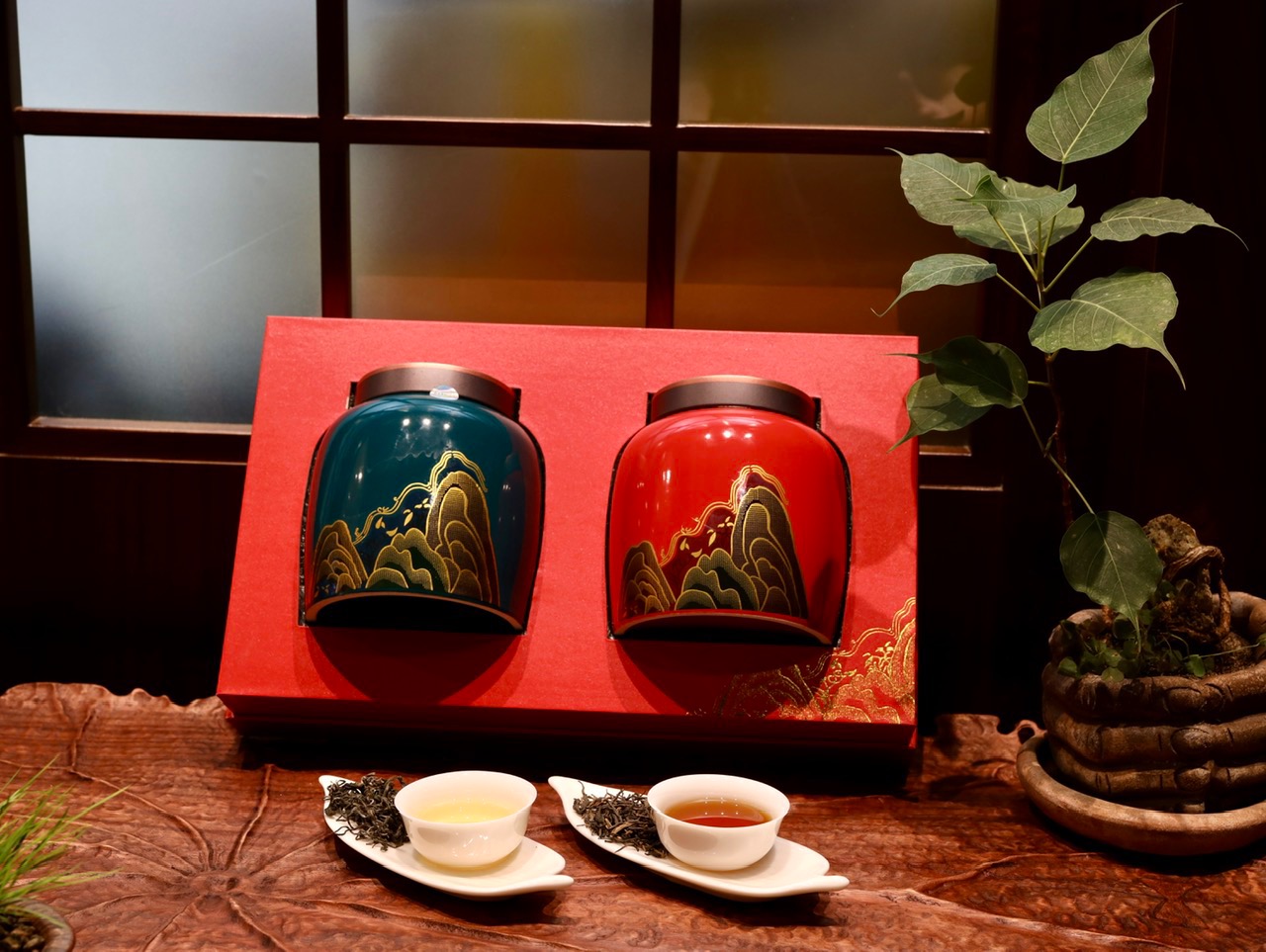 Set trà sang trọng tặng đối tác ngày Doanh nhân Việt Nam 13/10 - Yêu Trà Việt