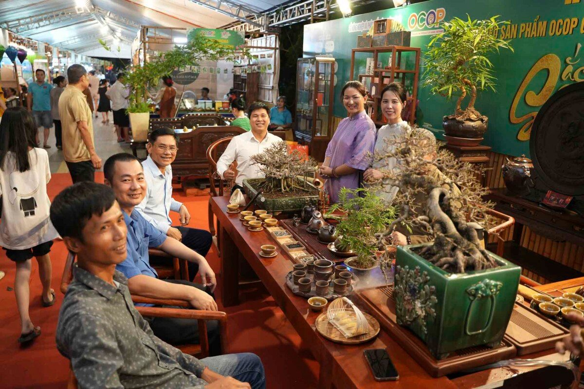 Yêu trà Việt đồng hành cùng Lễ hội Sen Hà Nội trong hoạt động Trà