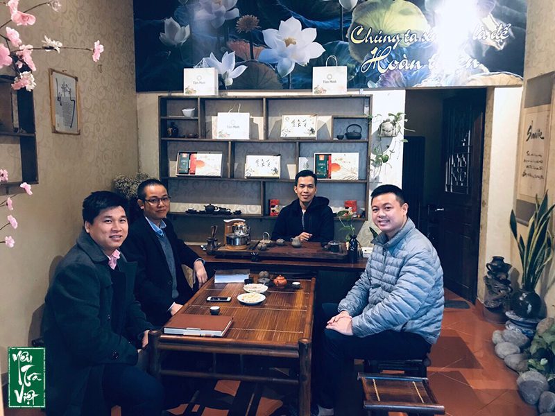 Giao lưu chia sẻ kiến thức với các chủ trà quán 