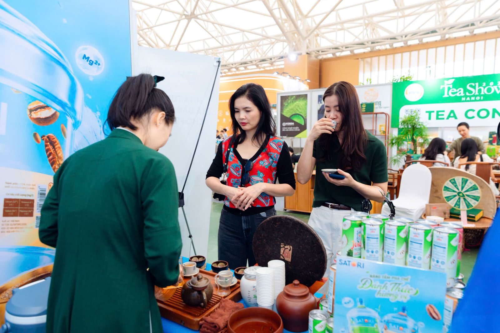 Khách thưởng trà tại gian Satori – Cafe Show 2026
