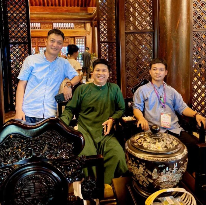 Trà hữu tại Không gian Văn hóa Trà Việt chùa Tam Chúc